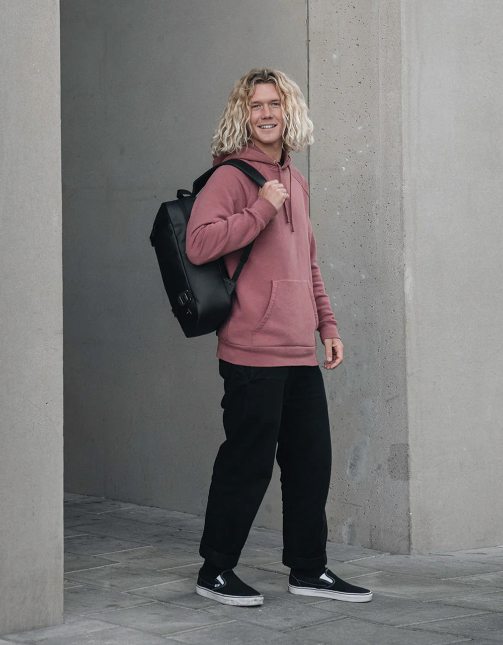 D_b_ Essential Backpack 17L