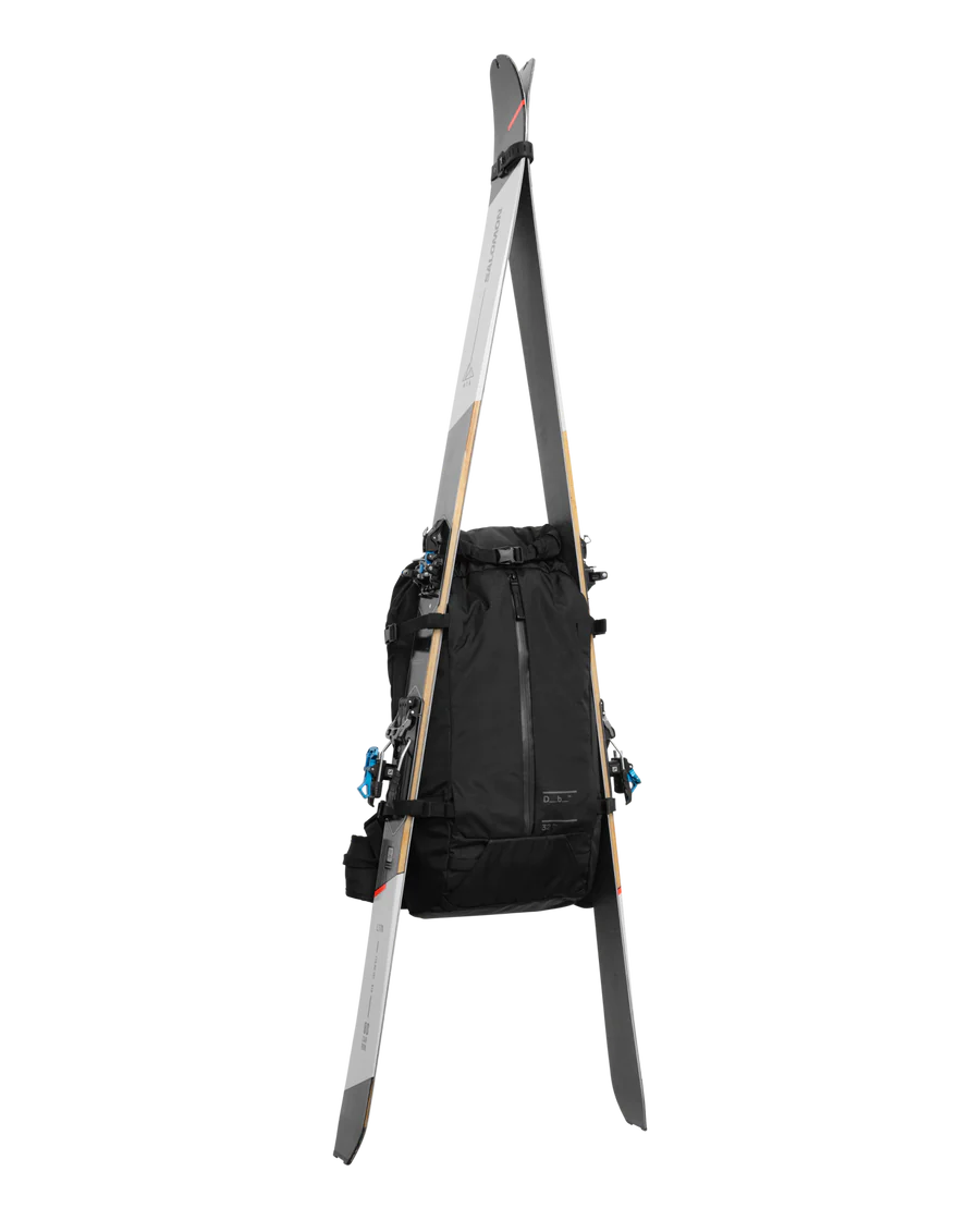 D_b_ Snow Pro Backpack 32L