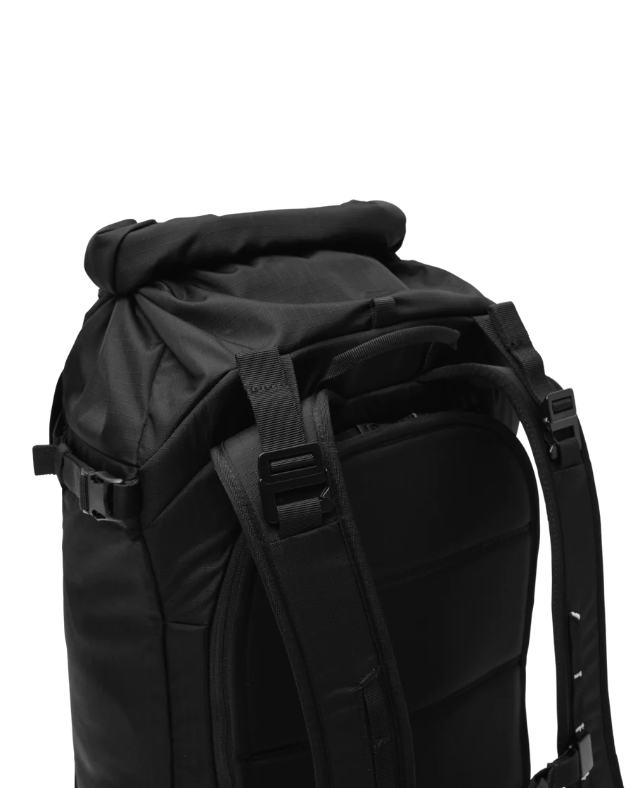 D_b_ Snow Pro Backpack 32L