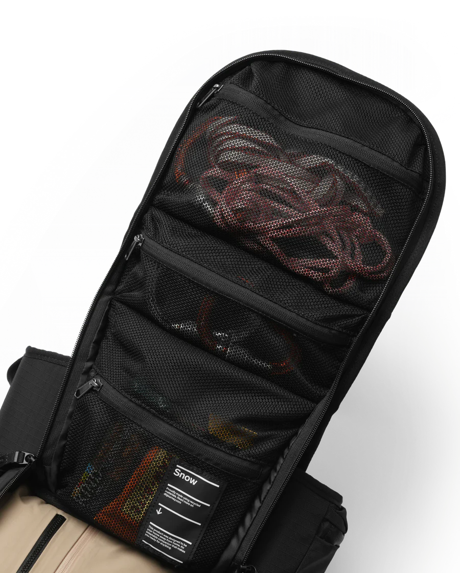 D_b_ Snow Pro Backpack 32L