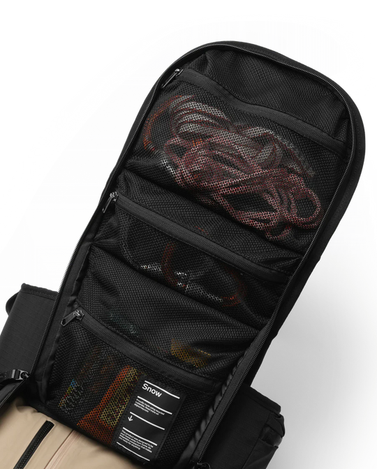 D_b_ Snow Pro Backpack 32L