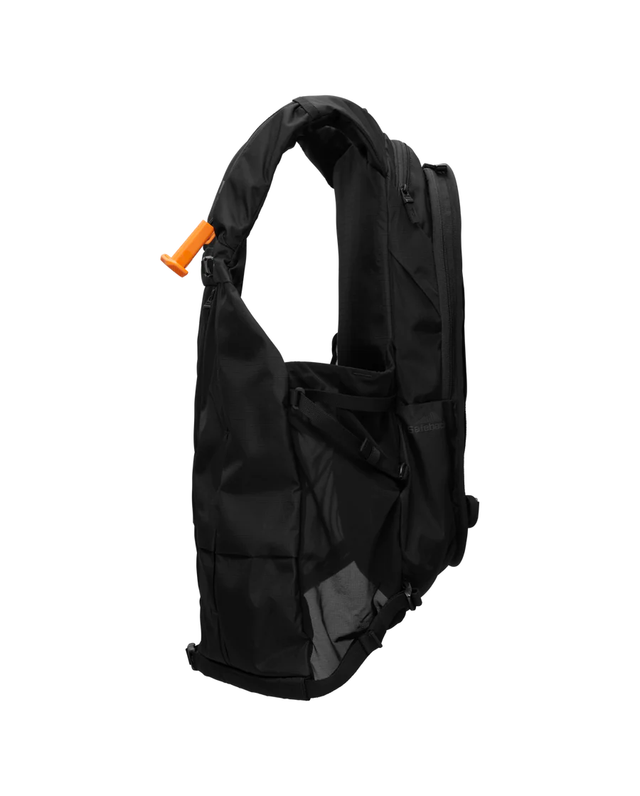 D_b_ SnowPro Vest With Safeback