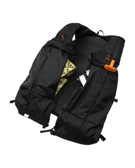 D_b_ SnowPro Vest With Safeback