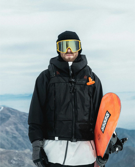 D_b_ SnowPro Vest With Safeback