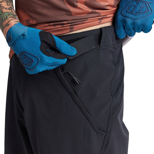 Troy Lee Deigns Skyline Short Shell Mono Black