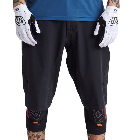 Troy Lee Deigns Skyline Short Shell Mono Black