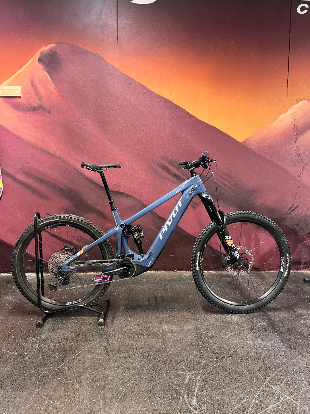 Pivot Shuttle LT 2025 - Notuð demo hjól - Black Friday