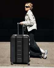 Hlaða mynd í myndaalbum, Db Ramverk Pro Check-in Luggage Large
