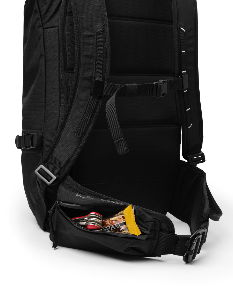 D_b_ Snow Pro Backpack 25L