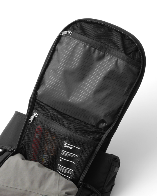 D_b_ Snow Pro Backpack 25L